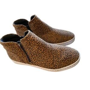 Clarks Pawley Adwin Womens Cheetah Suede Slip-On Fashion Sneakers, sz 9.5